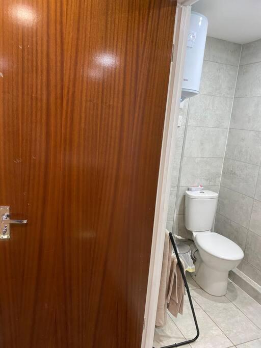 A Spacious Double Bed Studio Stoke-on-Trent Экстерьер фото