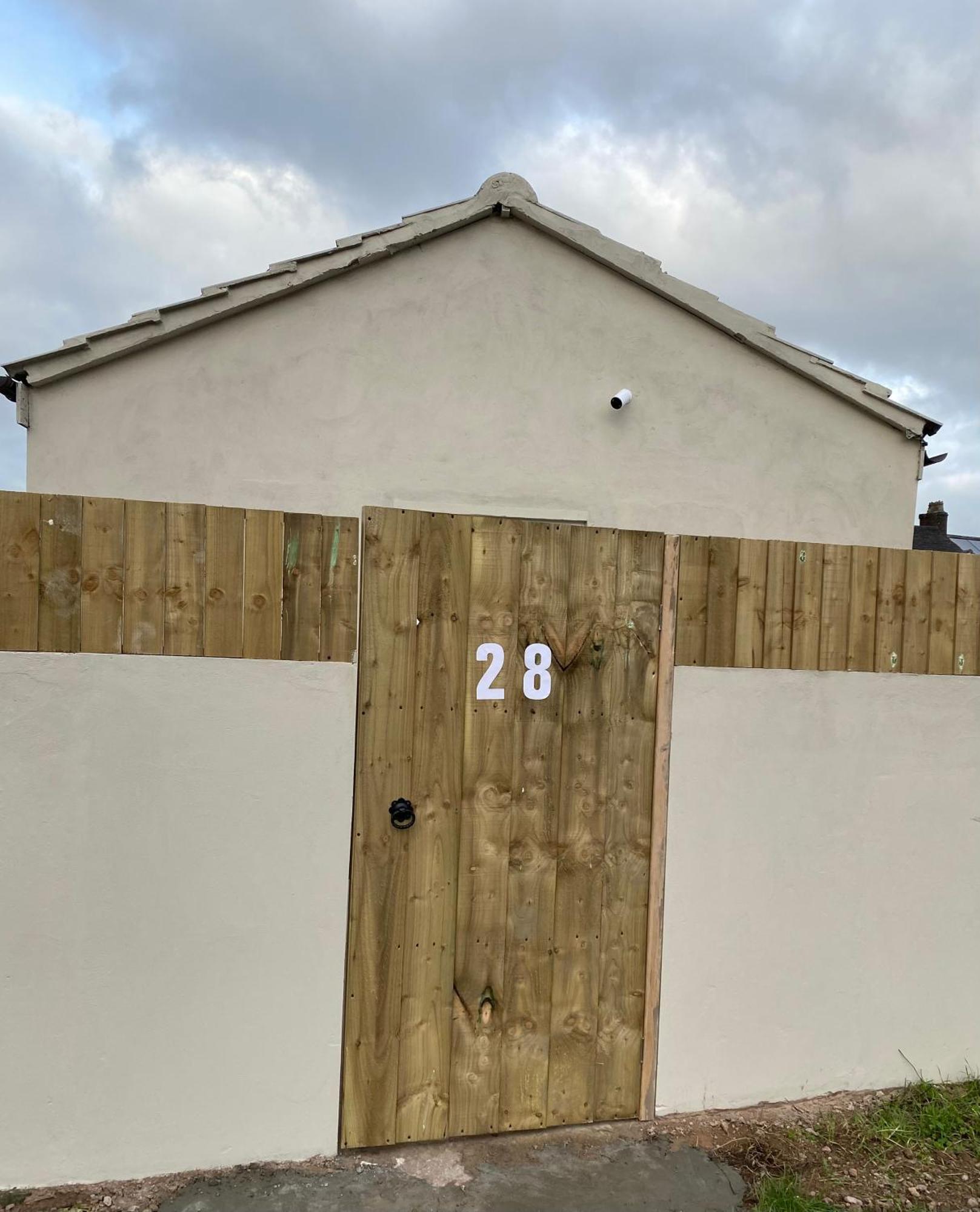A Spacious Double Bed Studio Stoke-on-Trent Экстерьер фото
